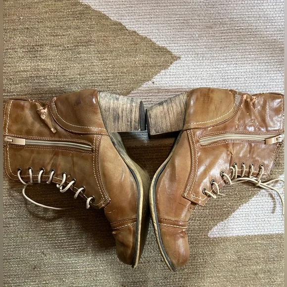 Women's Tan Lace-Up Leather Ankle Boots - Picture 3 of 5